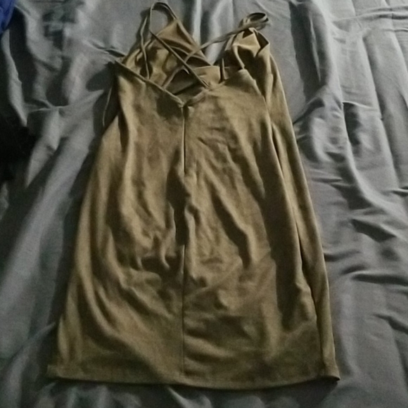 Dress - Picture 2 of 4